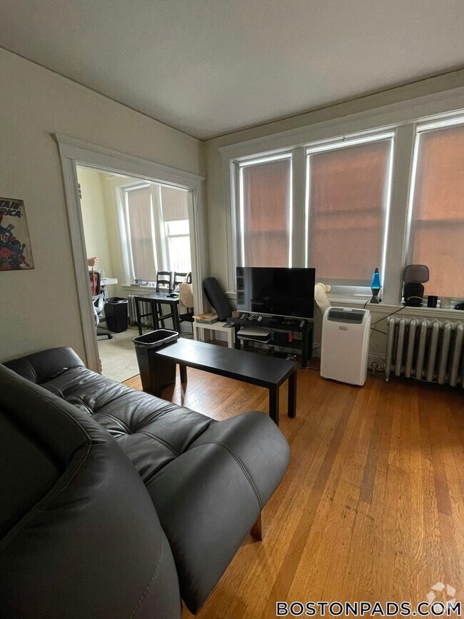 Building Photo - 1163 Boylston St Unit 34 Rental