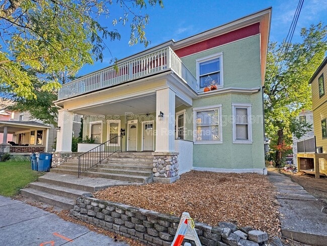 Building Photo - 644 Fulton St E Unit 1