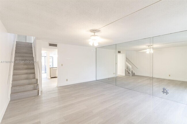 Photo - 5209 SW 40th Ave