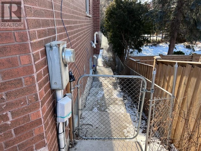 Photo - 625 Carrville Rd