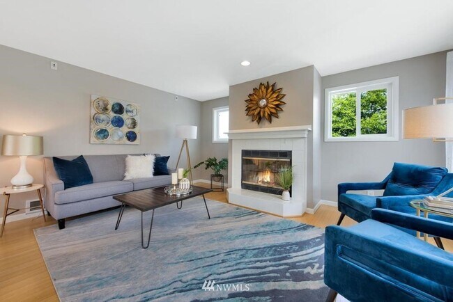 Spacious 2 Bedroom Condo in Queen Anne available NOW for $3550!