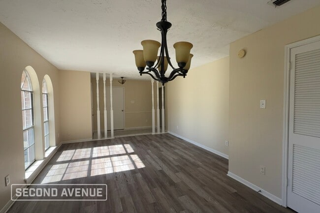 Photo - 7023 Foxhurst Ln