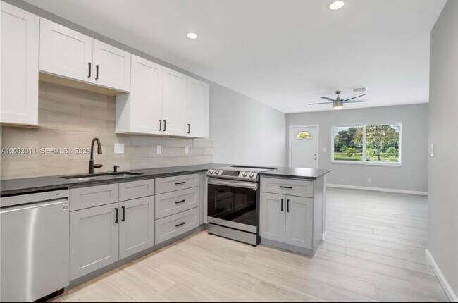 Photo - 2550 N Diexe Hwy