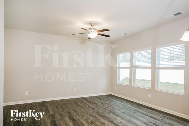 Photo - 3232 Newell Vlg Dr