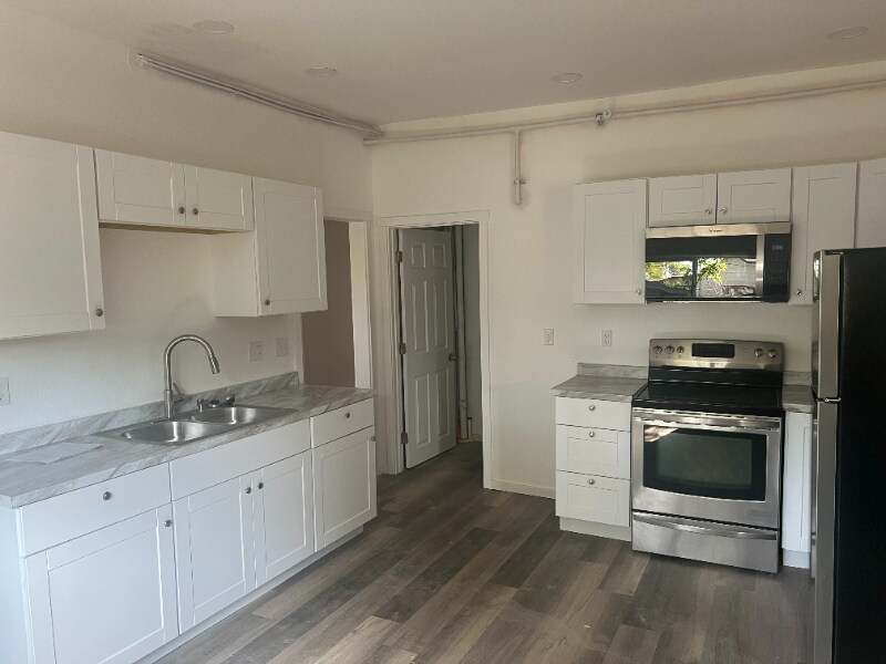 Photo - 325 1st Ave Apartamento Unidad D