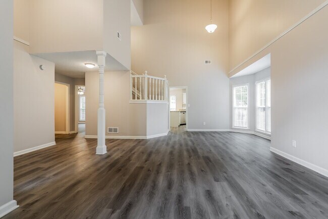 Photo - 739 Glenspring Dr