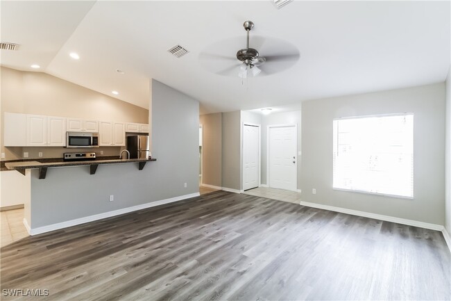 Photo - 1415 Gorham St Casa
