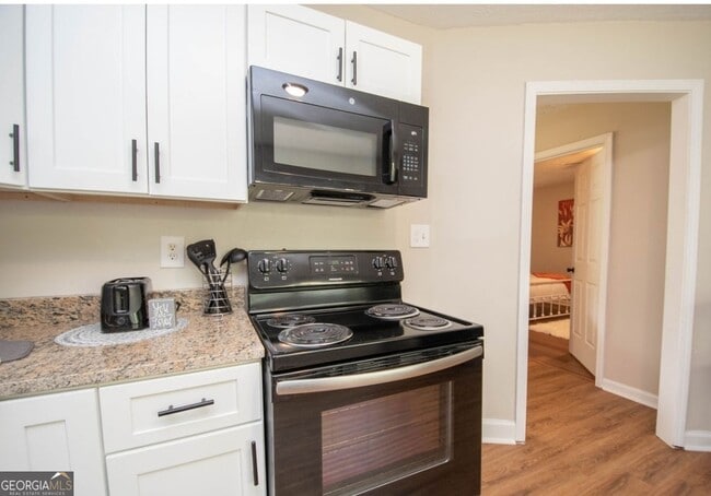 Photo - 9000 Cornell Dr