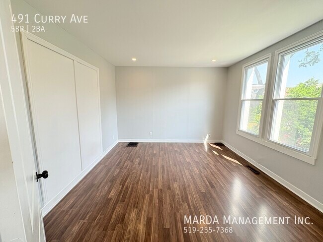 Photo - SPACIOUS 5 BEDROOM 2 BATH SINGLE FAMILY HOME - WEST END WINDSOR