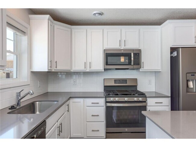 Photo - 1142 Middlefield Rd