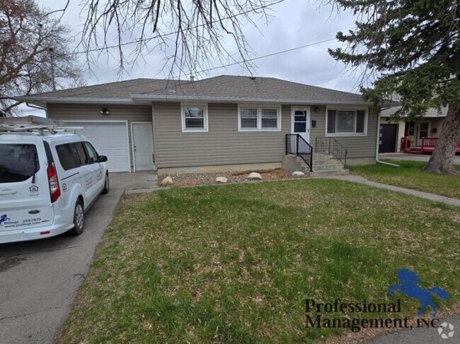 Building Photo - 3 bedroom in Billings MT 59102 Rental