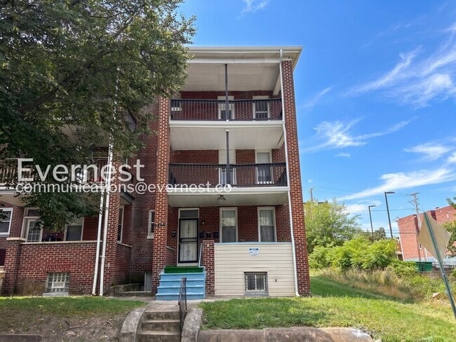 Building Photo - 2440 Callow Ave Unit 3nd floor