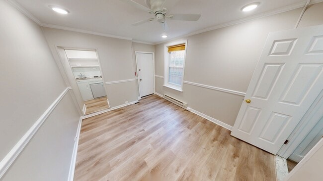 Building Photo - 312 S 16th St Unit 1R