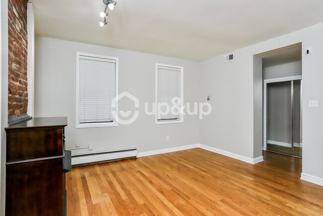 Fantastic 3bd/1.5ba home! Let yourself in!