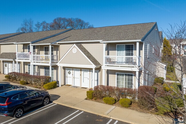 1900 Fox Hill Drive - Woodbury Gardens Apartments