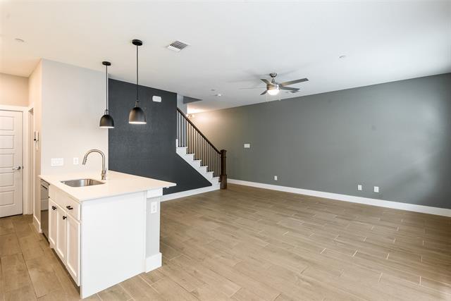 Photo - 2133 Lovedale Ave