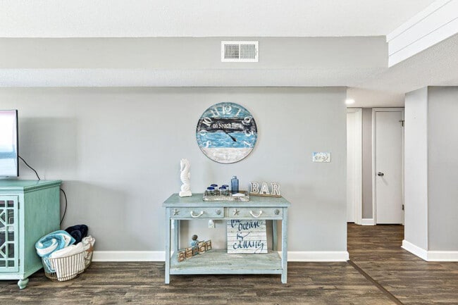 Photo - 1007 W Beach Blvd Unidad ID1266242P