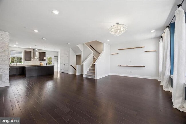 Photo - 138 Livingston Ln