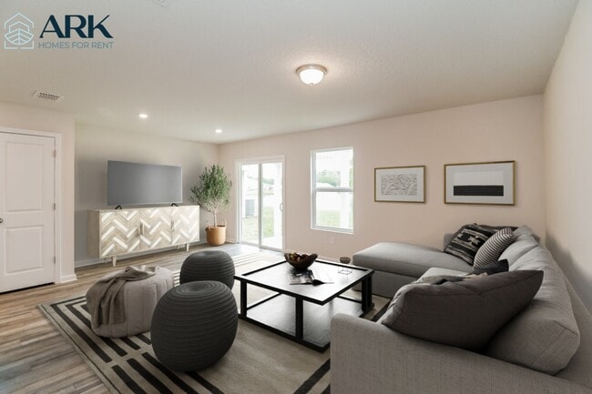 Photo - 45364 Red Brick Dr