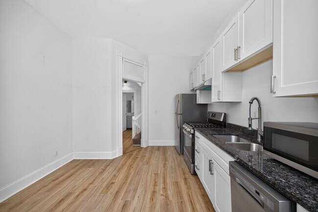323 Park Ave