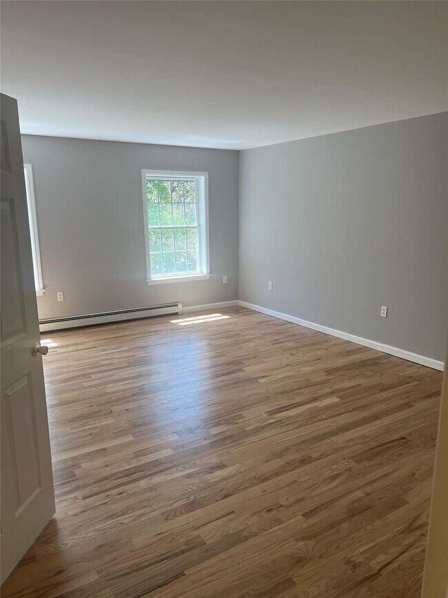 Photo - 137 Grandview Ave