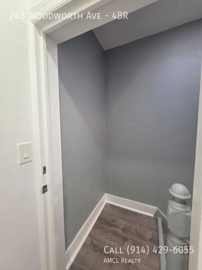 Building Photo - 243 Woodworth Ave Unit 4BR