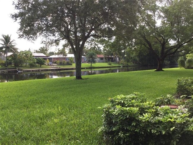 Photo - 7886 Dixie Beach Cir