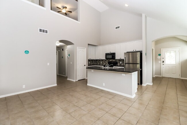 Photo - 540 Kerry St