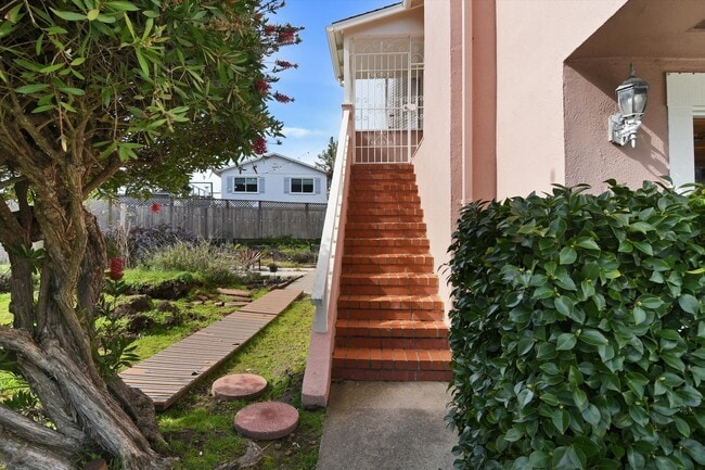 Photo - Spacious & Stylish Home in Pacifica’s Desirable Fairmont Neighborhood