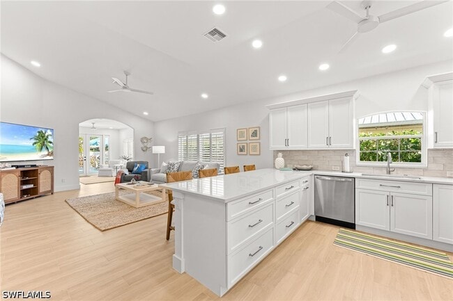 Photo - 575 101st Ave N