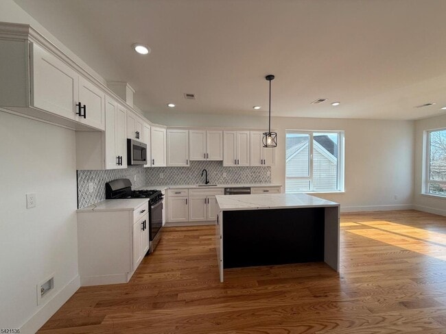 Photo - 223 Monroe Ave Unidad 2