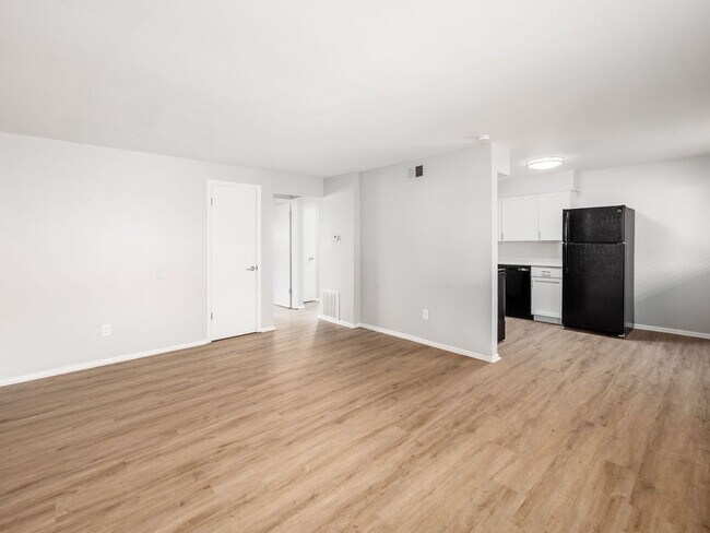 Photo - 593 Riverview Dr Unit D