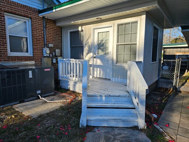 Photo - 302 Alder St