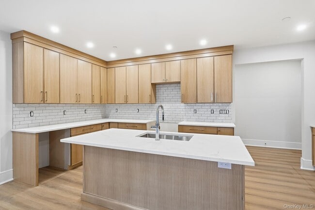 Photo - 34 Clinton Ave Unit 4