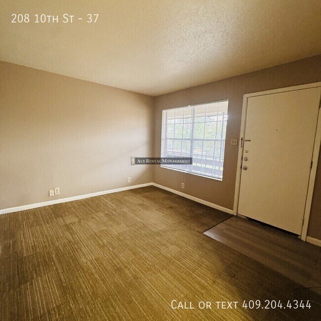 Photo - 208 N 10th St Unit 37