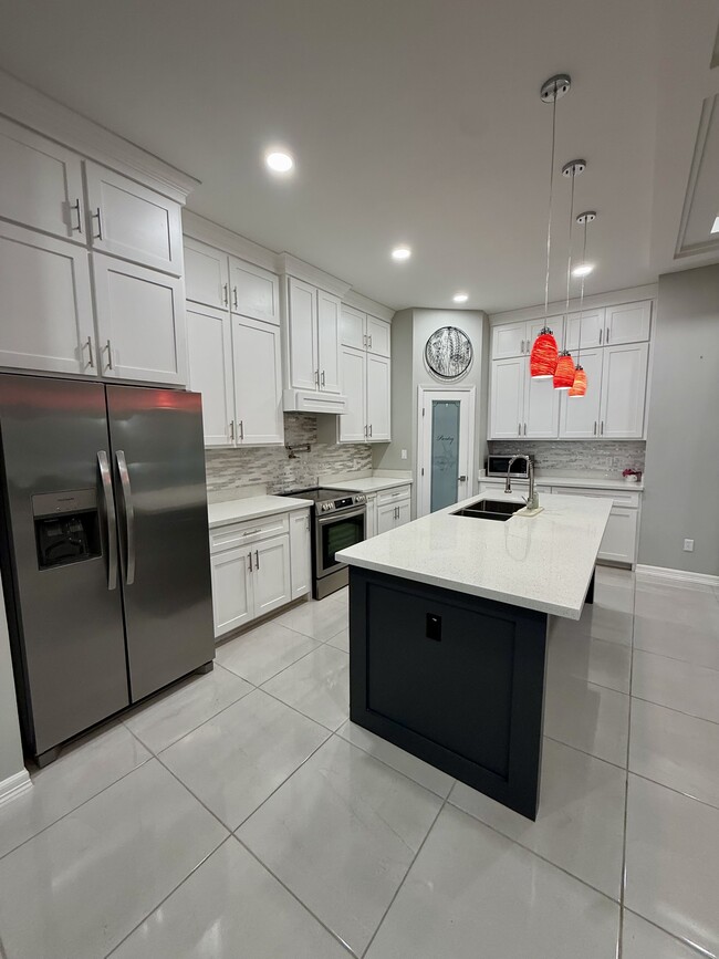 315 Brooks Cir S