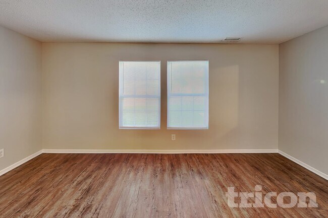 678 Runnymede Ct