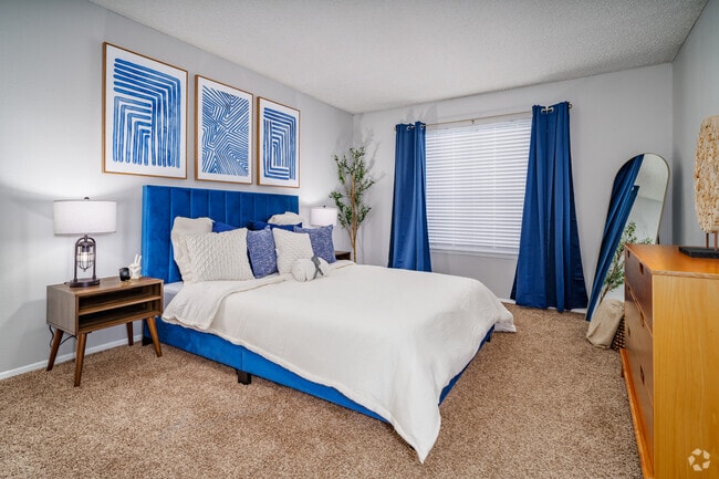 1BR, 1BA - 720SF - Bedroom
