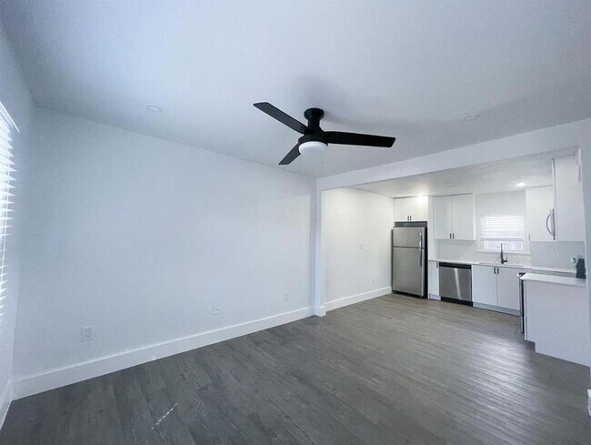 Photo - 110 E 30th St