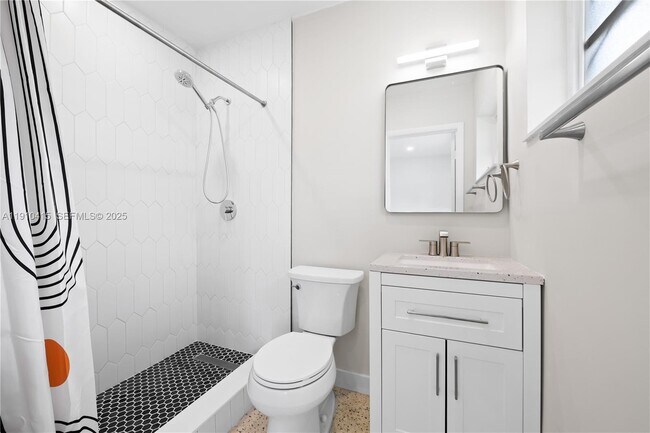 Photo - 1711 Funston St Unit 2