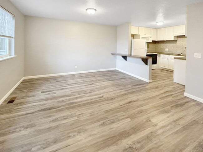 Photo - Honeysuckle Duplex Unit 2819