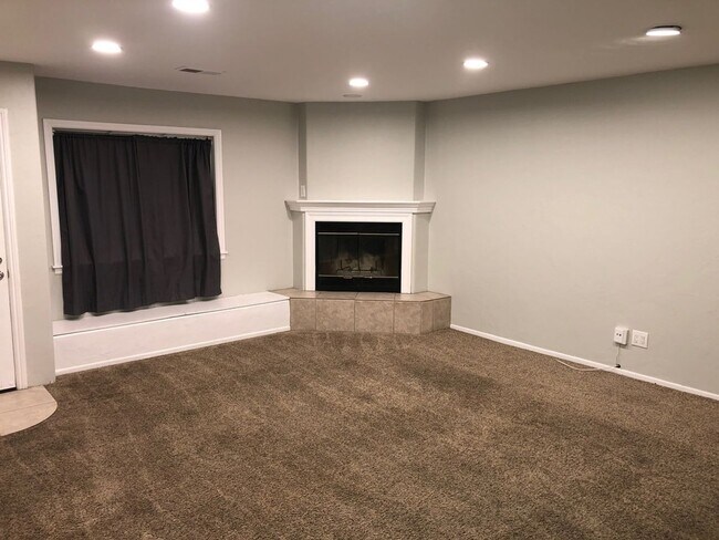 Photo - Great Views! Large 5 Bed 2 Bath House with a Quick Walk to Campus!!