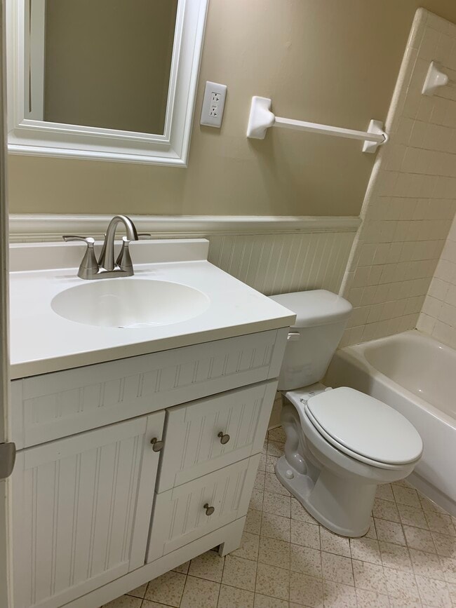 Building Photo - 2601 Hillsboro Pike Unit L-7 Villager Rental