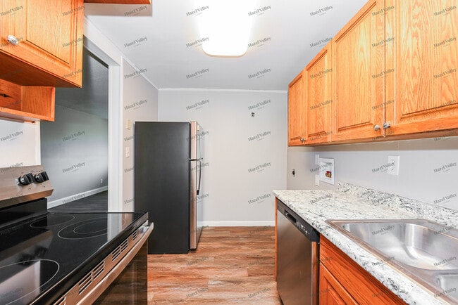 Photo - 922 Castro Ln