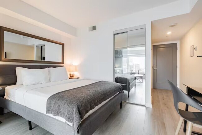 Photo - 155 Yorkville Ave Unit ID1045459P