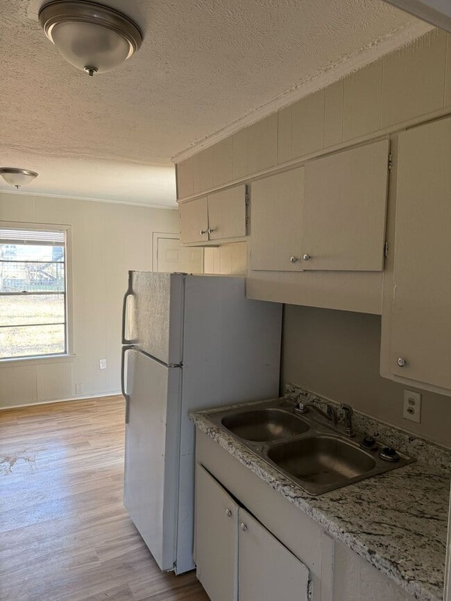 Photo - 332 N Flag Chapel Rd