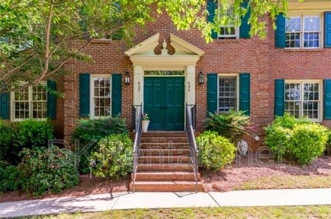 Photo - 637 Corbin Lake Ct