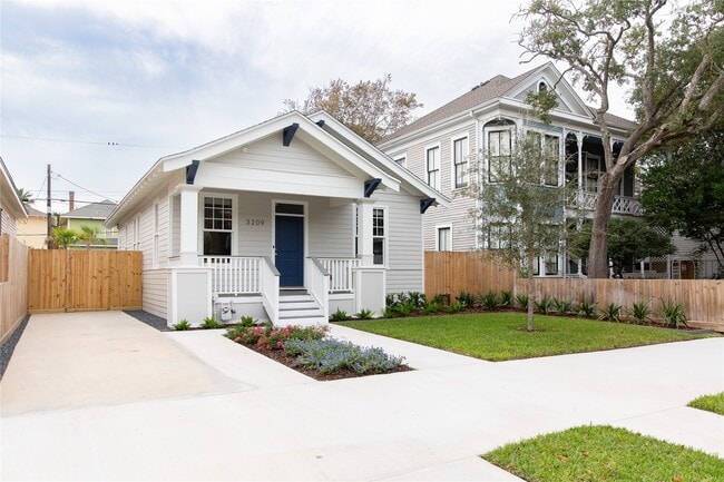 Photo - 3209 Avenue P 1/2