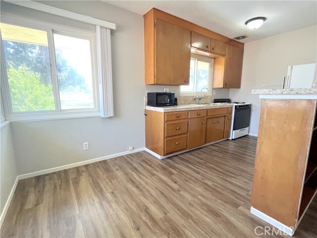 Photo - 10 W Cypress Ave