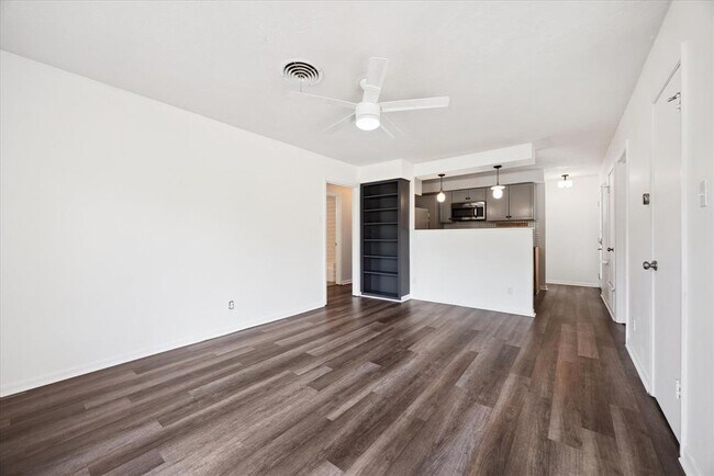 Photo - 8505 Parkfield Dr